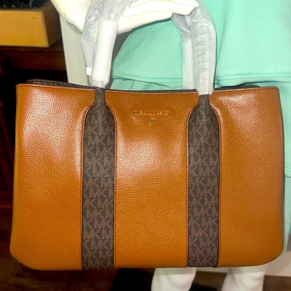 NWT MICHAEL KORS AUSTIN SATCHEL